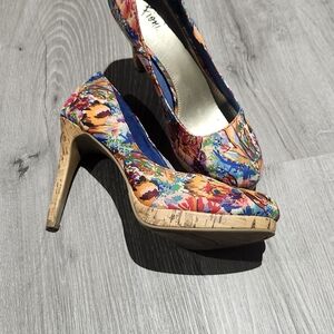 FIONI Clothing Multicolor Floral Heels